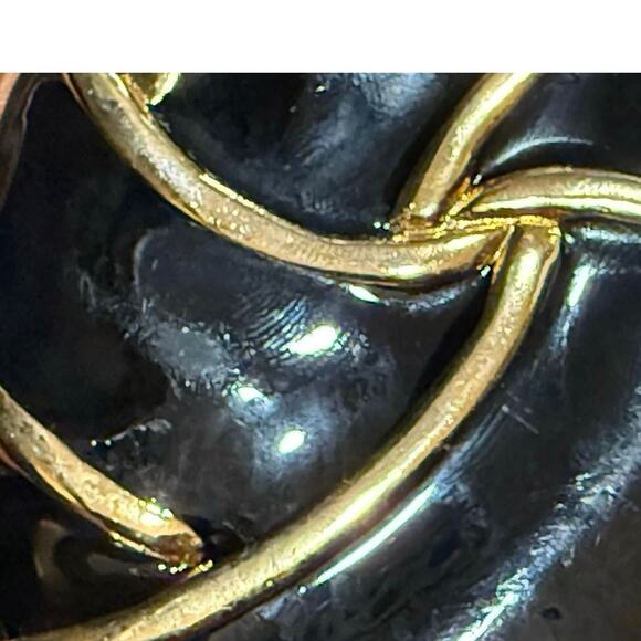 Vintage Day-Lor Belt | 1980s Stretch Cinch Belt with Swirled Black & Gold Buckle - Picture 13 of 16